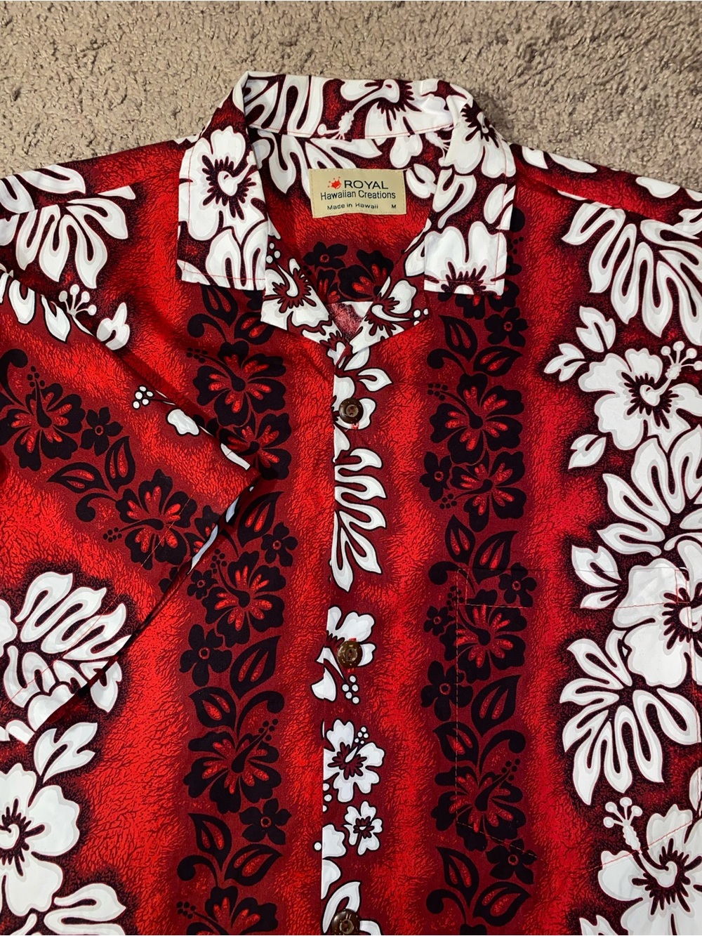Royal Hawaiian Island Button Up Down Mens Medium Red Floral Shirts
